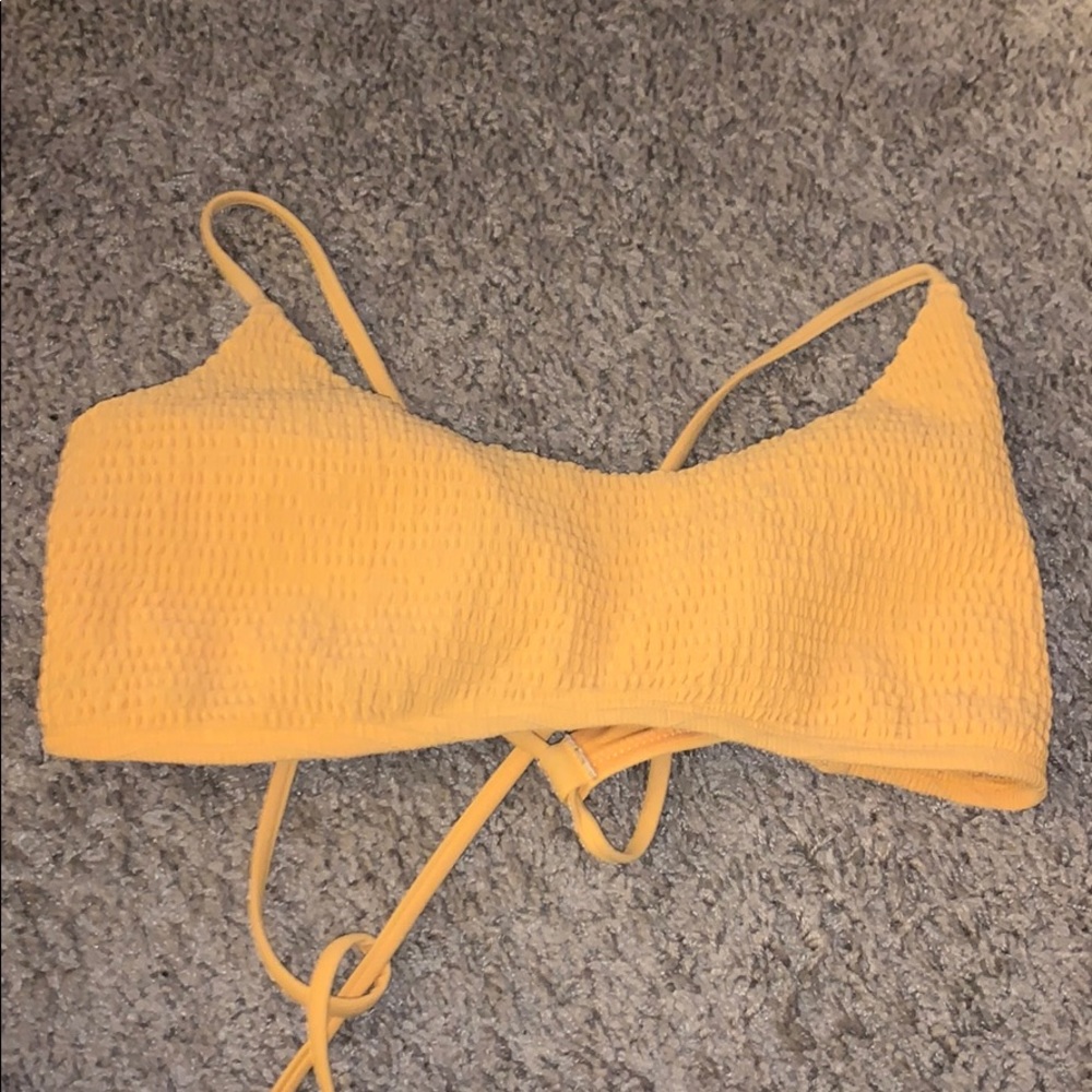 Hollister bikini top. Super cute!!
